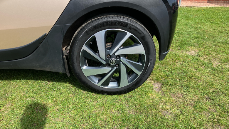 Toyota Aygo X 1.0 VVT-i Edge 5dr Auto Petrol Hatchback